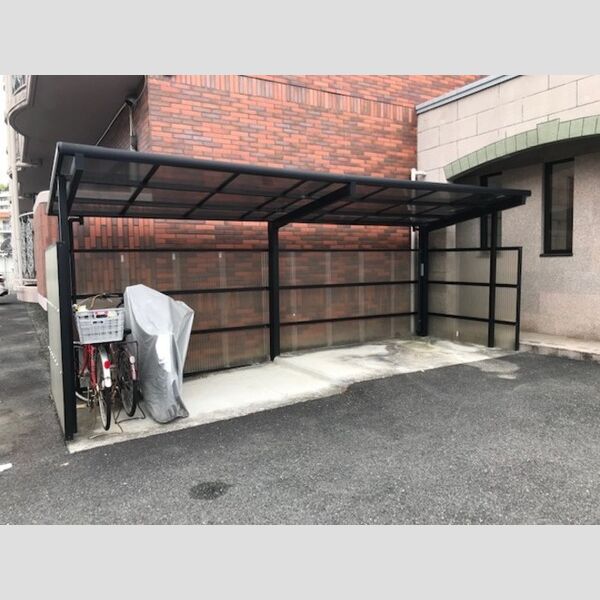 現地周辺 (駐輪場)