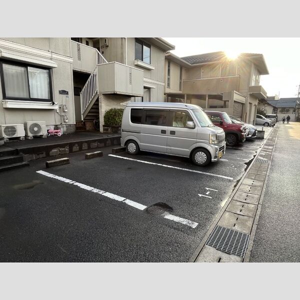 駐車場 (駐車場)