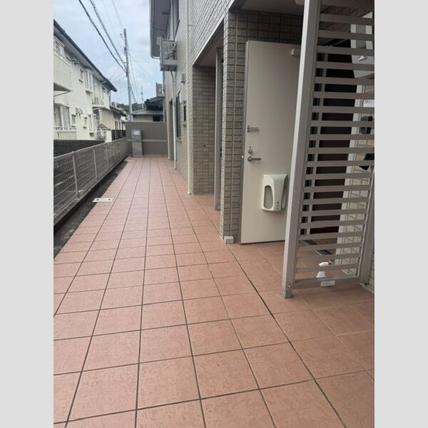 エントランス (エントランス)