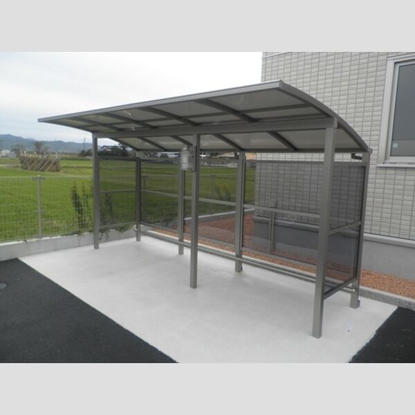 現地周辺 (駐輪場)