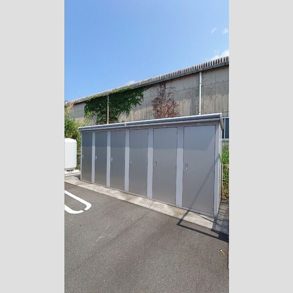 現地周辺 (物置)