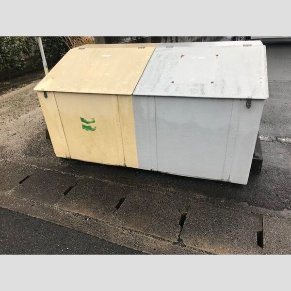 現地周辺 (ゴミ庫)