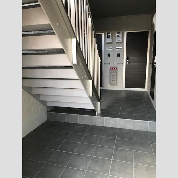 エントランス (エントランス)