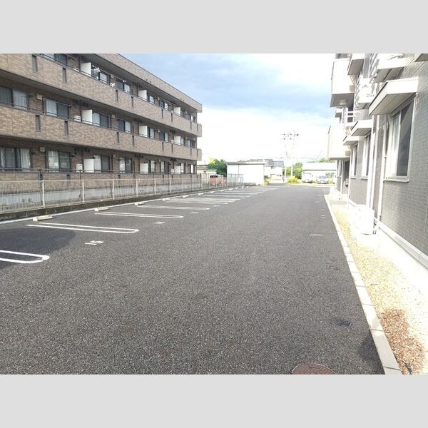 駐車場 (駐車場)