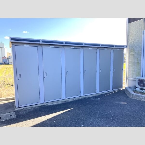 現地周辺 (物置)