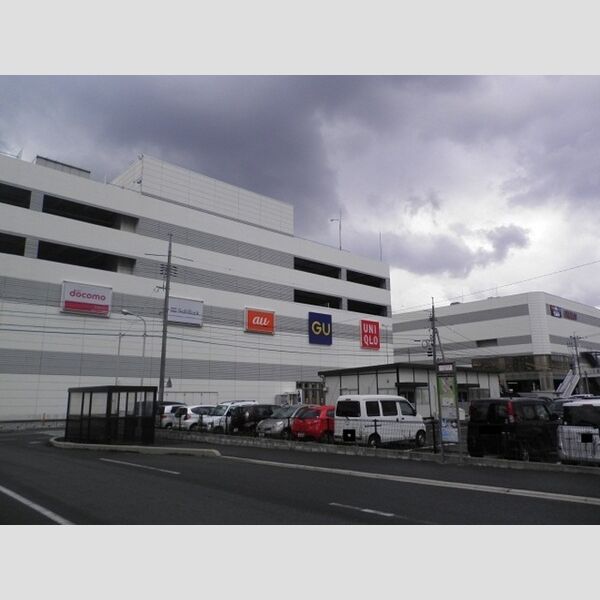 現地周辺 (ショッピングモール)