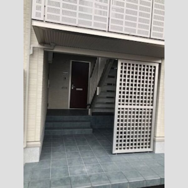 エントランス (エントランス)