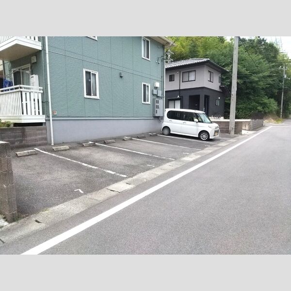 現地周辺 (駐車場)