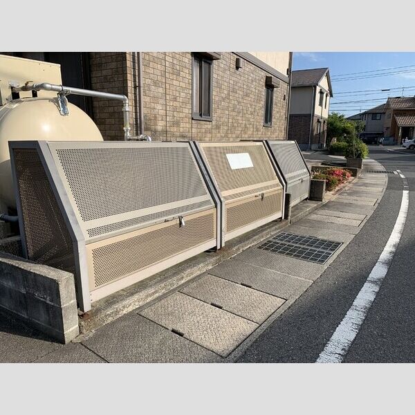 現地周辺 (ゴミ置き場)