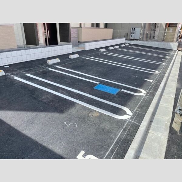 駐車場 (駐車場)