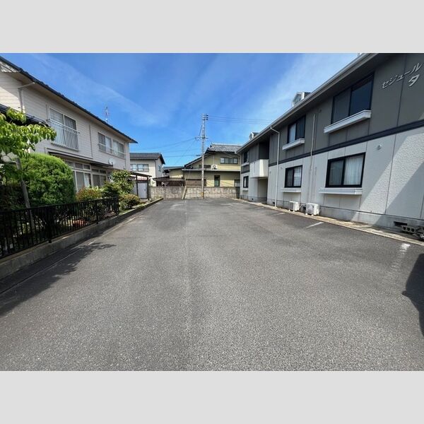 駐車場 (駐車場)
