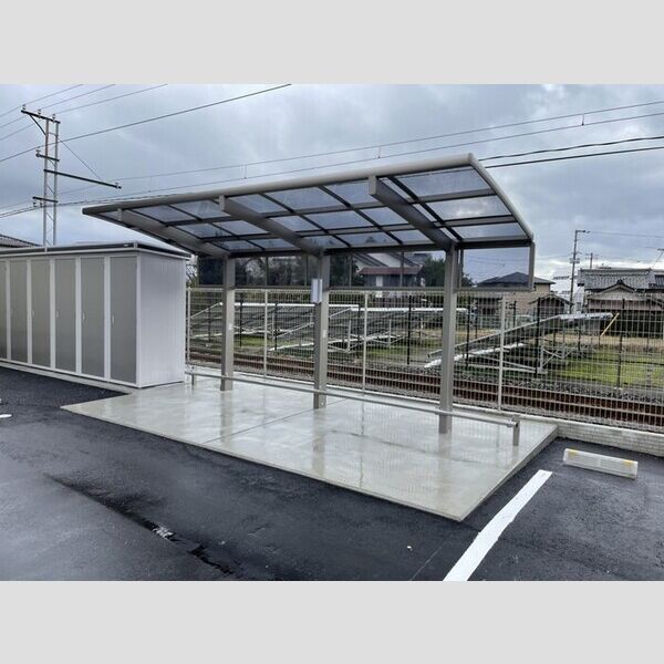 現地周辺 (駐輪場)