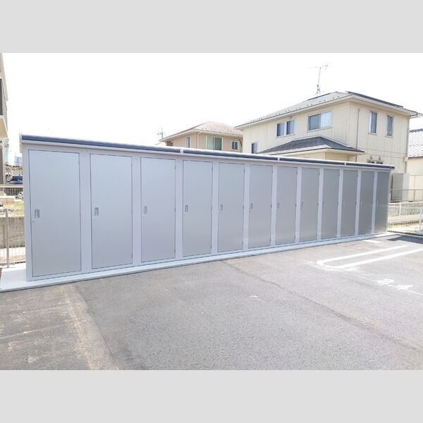 現地周辺 (倉庫)