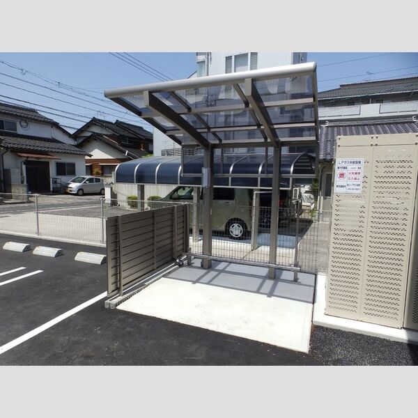 現地周辺 (駐車場)