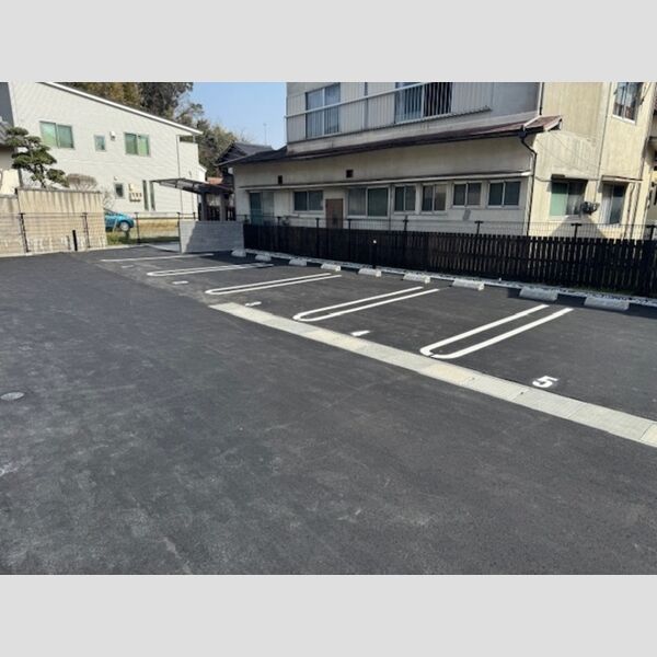 駐車場 (駐車場)
