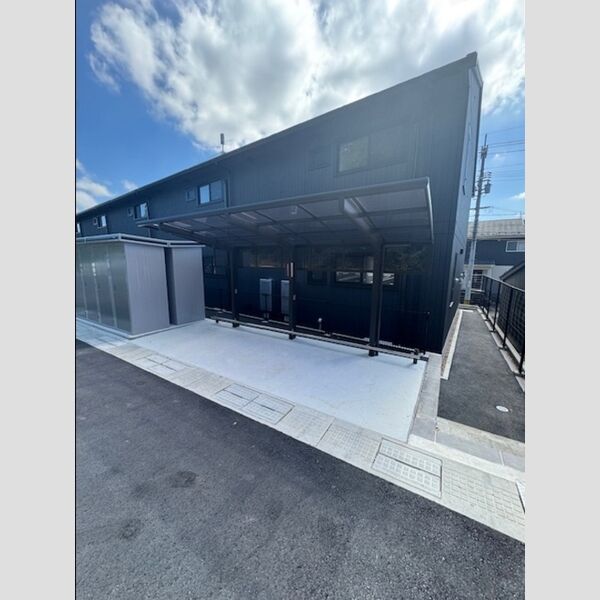 現地周辺 (駐輪場)