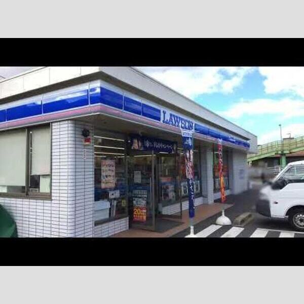 現地周辺 (コンビニエンスストア)