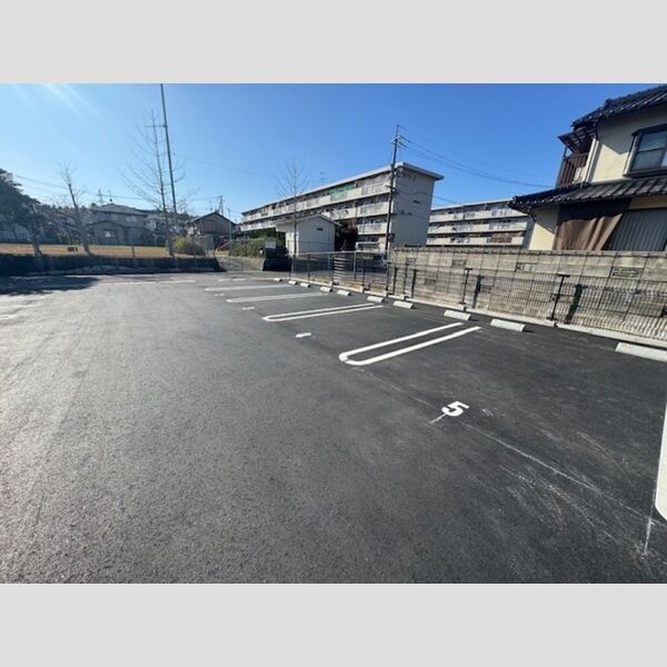 駐車場 (駐車場)