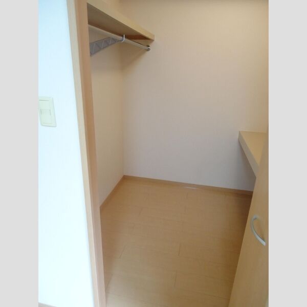 収納 (ウォークインクローゼット)