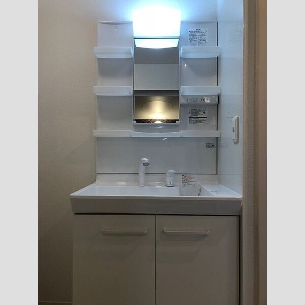 洗面所 (洗髪洗面化粧台)