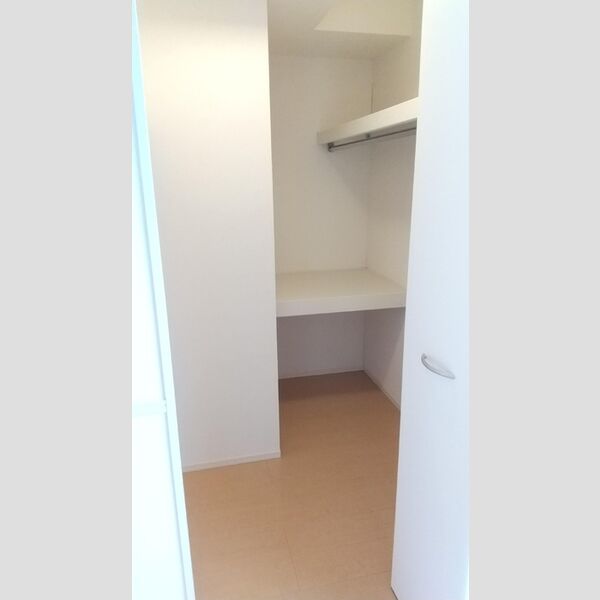 収納 (ウォークインクローゼット)