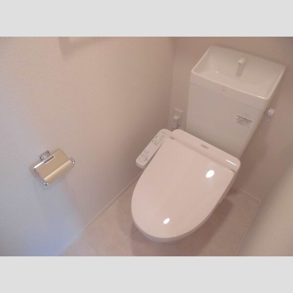 トイレ (トイレ)