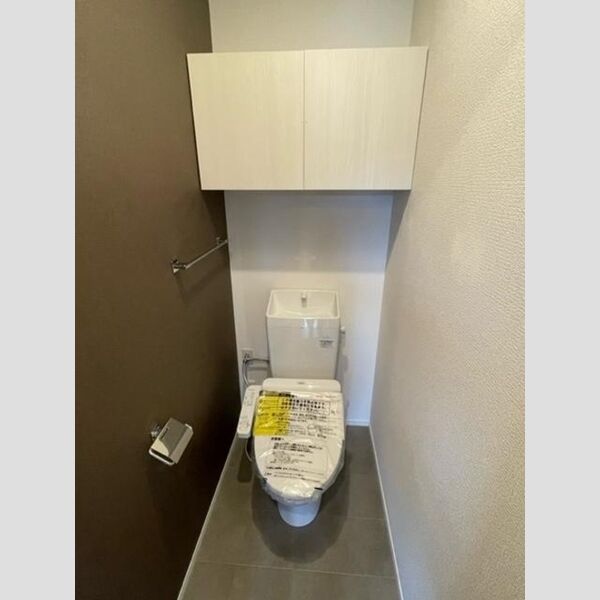 トイレ (トイレ(温水洗浄暖房便座・収納BOX付))