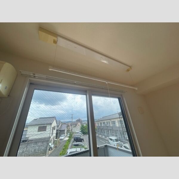 その他設備 (室内物干し)