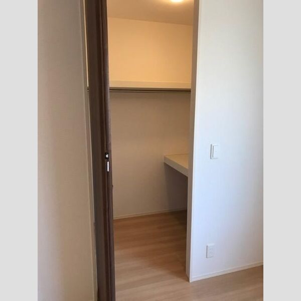 収納 (ウォークインクローゼット)