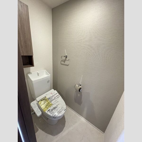 トイレ (トイレ)