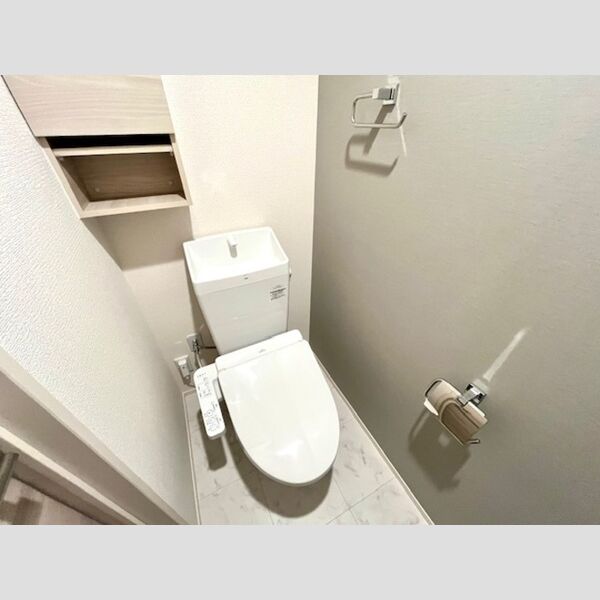 トイレ (トイレ)