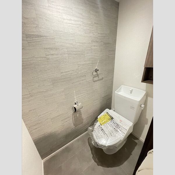 トイレ (トイレ)