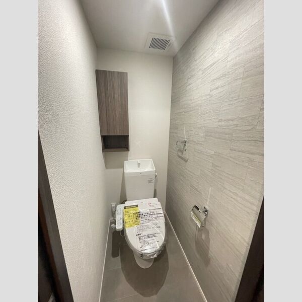 トイレ (トイレ)