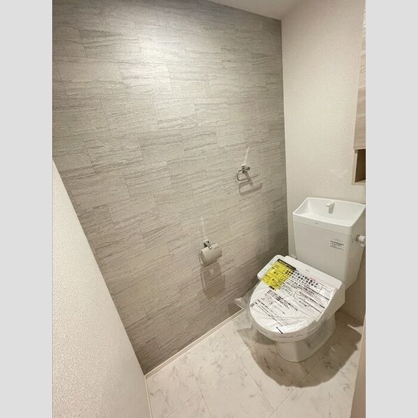 トイレ (トイレ)