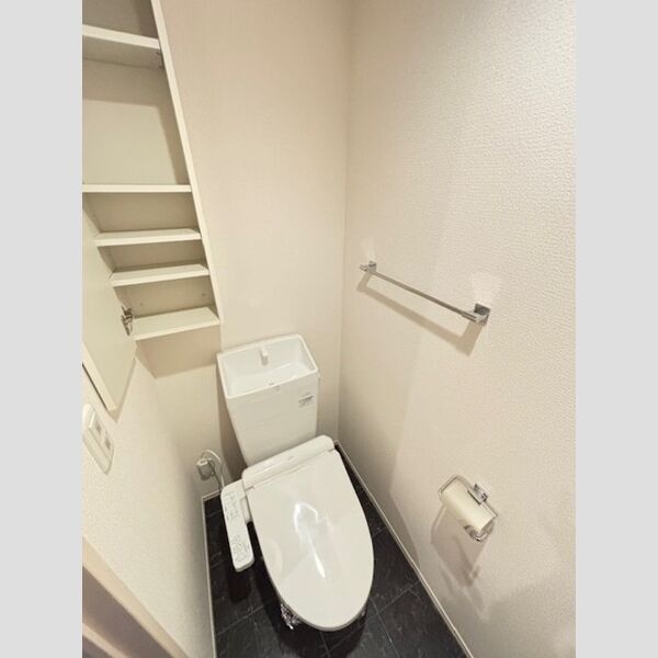 トイレ (トイレ)