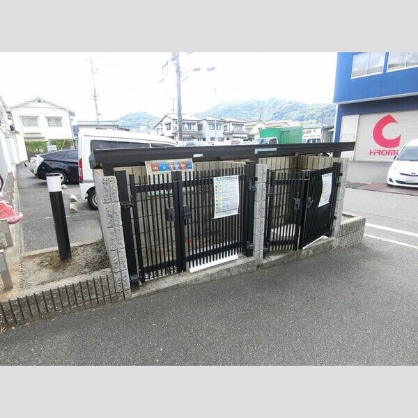 現地周辺 (ゴミBOX)