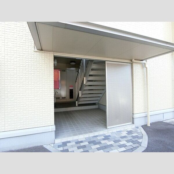エントランス (エントランス)