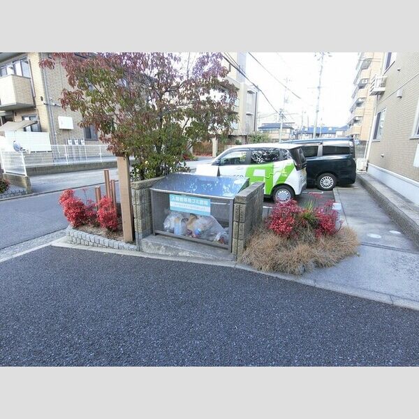現地周辺 (ゴミBOX)