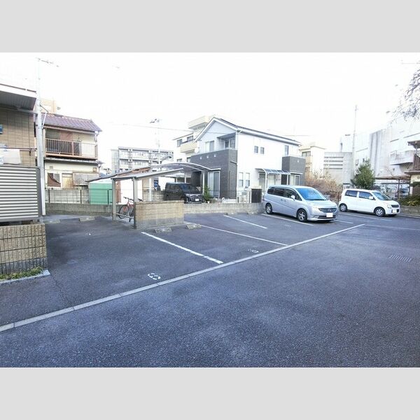 駐車場 (東側駐車場)