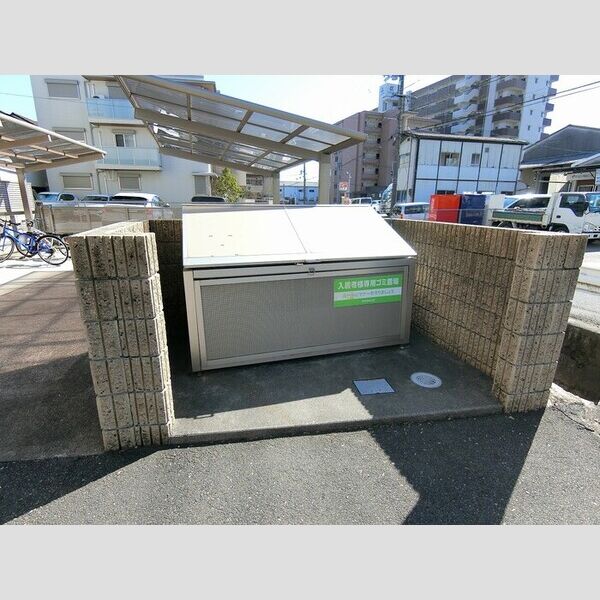 現地周辺 (ゴミステーション)