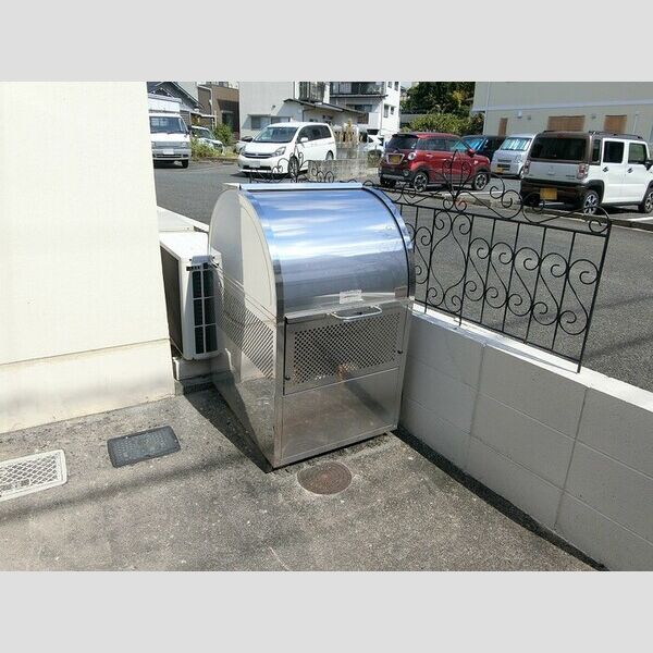 現地周辺 (ゴミBOX)