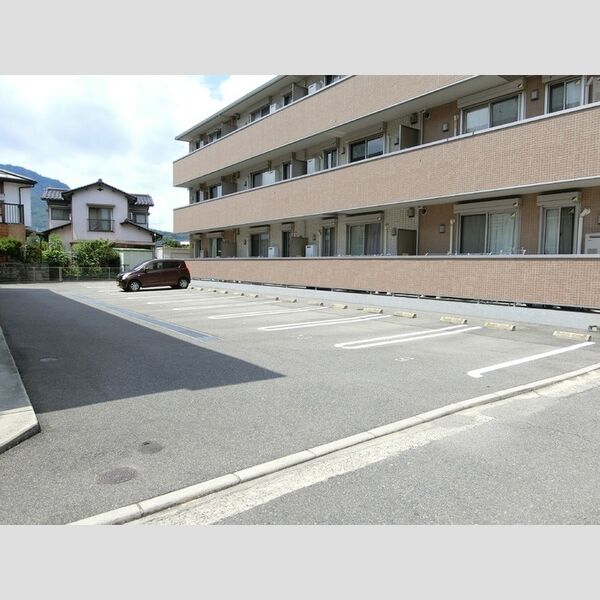 駐車場 (駐車場)