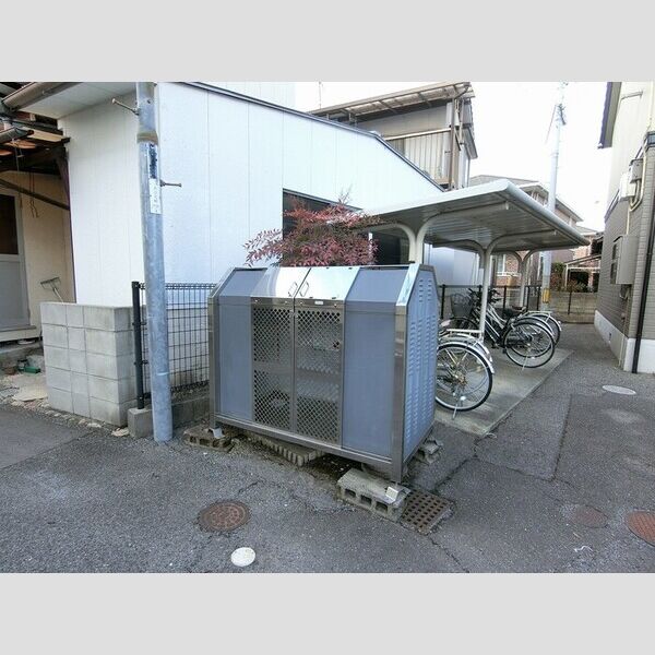 現地周辺 (ゴミBOX)