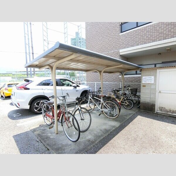 現地周辺 (駐輪場)