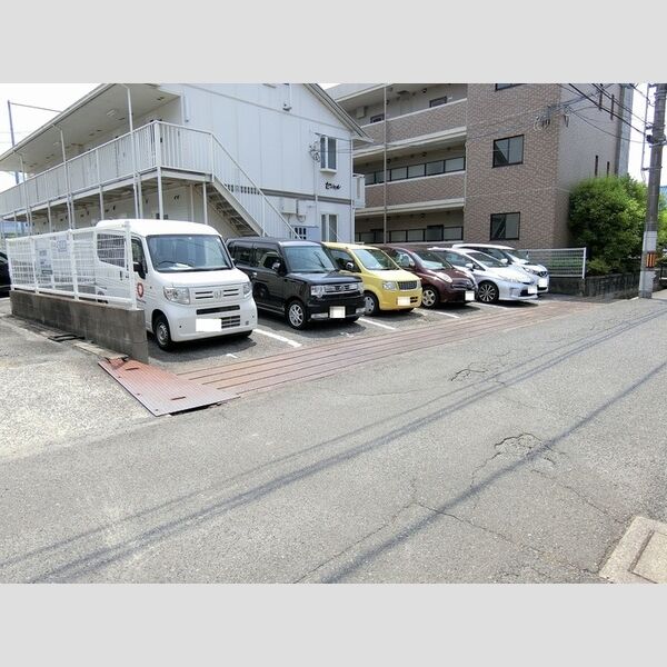 駐車場 (駐車場)