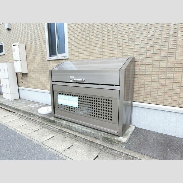 現地周辺 (ゴミBOX)