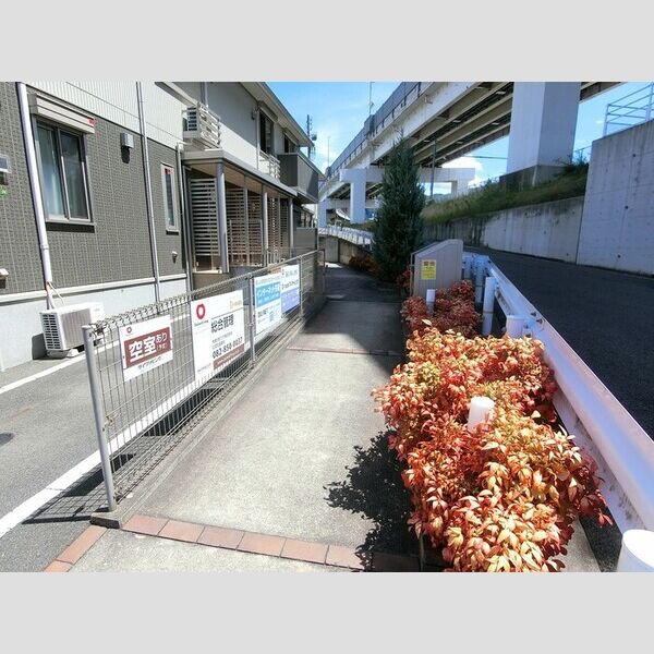 エントランス (エントランス)