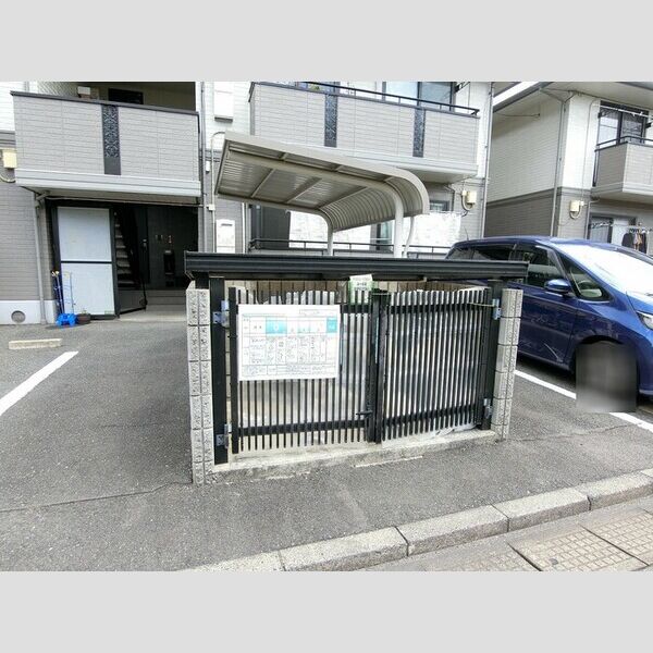 現地周辺 (ゴミBOX)