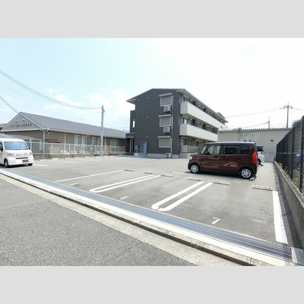 駐車場 (駐車場)
