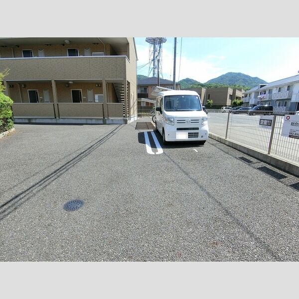駐車場 (駐車場)